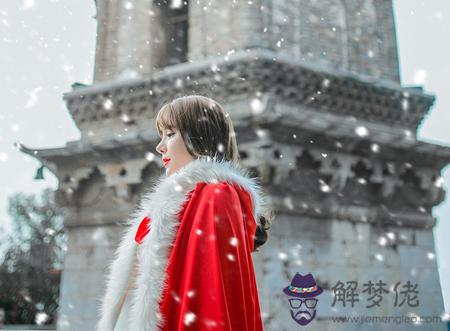 天生面帶桃花的女人面相