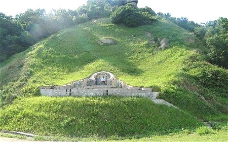 看墳地風水口訣