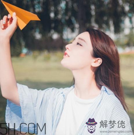 女人說失眠暗示什麼？女生說失眠怎麼回答