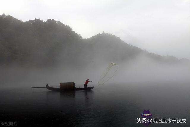 算命先生掛的翻上寫什麼意思