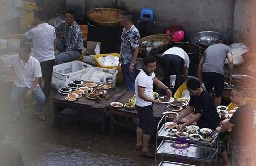 算命的說我吃外地飯什麼意思