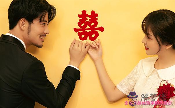 1、夫妻婚配相差多少歲最幸福:夫妻差幾歲**？