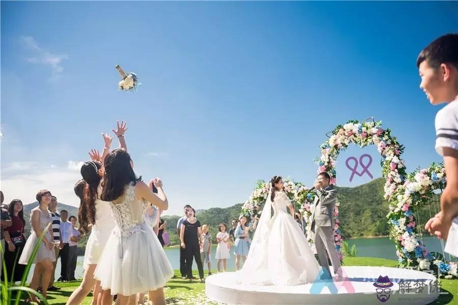 婚禮上新娘給新郎的驚喜：婚禮上如何給新娘一個驚喜