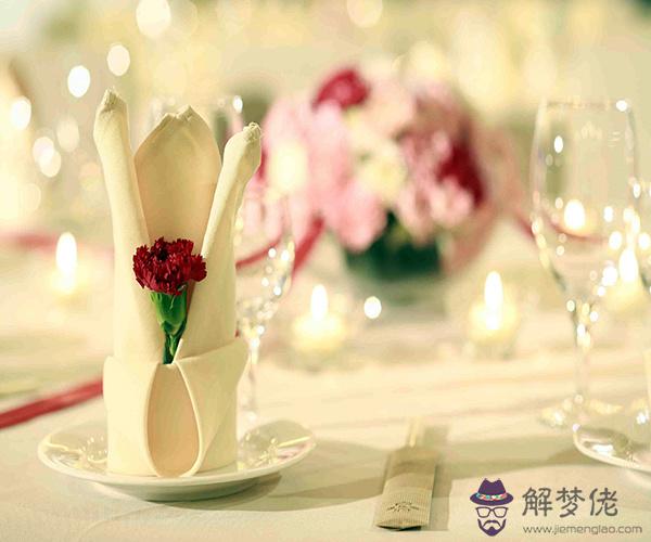 結婚紀念日70周年是什麼婚：結婚50周年是什麼婚?1到50周年的婚是什麼婚?