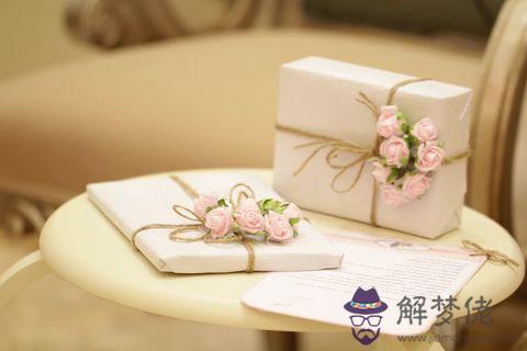 結婚紀念日送父母什麼禮物：送給爸媽結婚紀念日什麼禮物