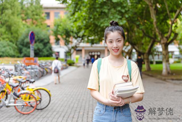 巨蟹女和什麼星座最配做夫妻，女巨蟹座和什麼座最配對