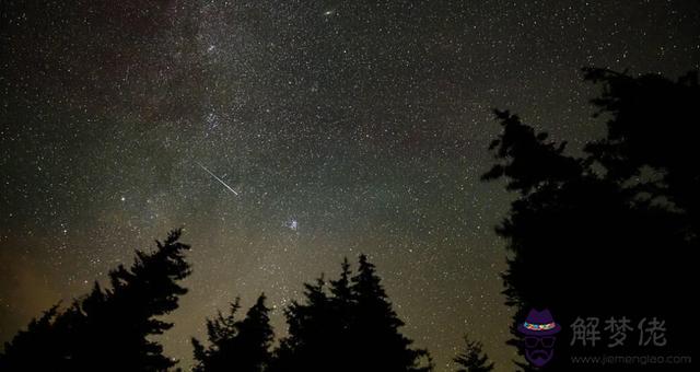 0秒回顧英仙座流星雨劃過天際，英仙座流星雨持續時間"