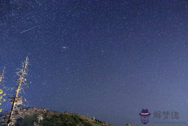 0秒回顧英仙座流星雨劃過天際，英仙座流星雨持續時間"