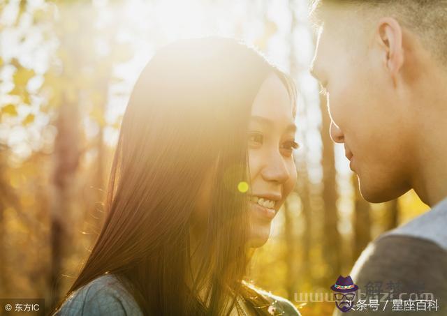 天秤男喜歡怎麼樣的聊天模式，天蝎女是天秤男的弱點