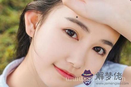 女右眉上面長痣好不好，是不是桃花痣