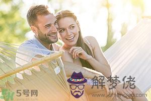 女生喜歡成熟的男生嗎？女生喜歡成熟穩重的類型嗎？