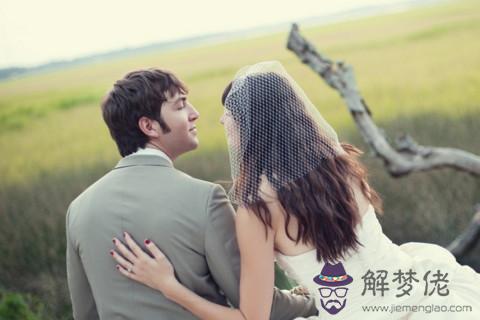 女性八字看婚姻狀況百出的命理 第1张