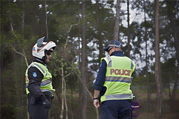 發夢夢到法警是什麼意思