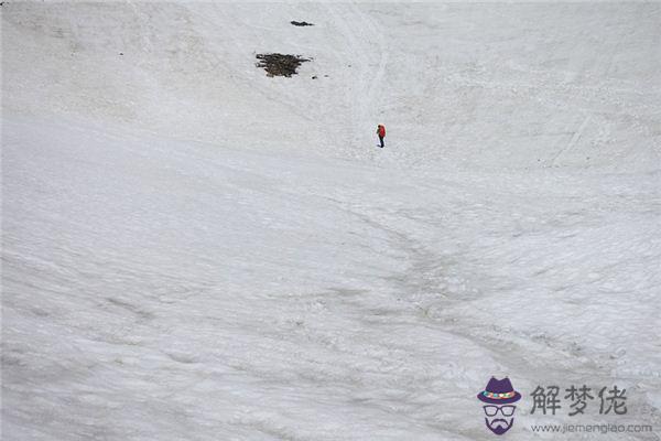 發夢夢到雪地是什麼意思