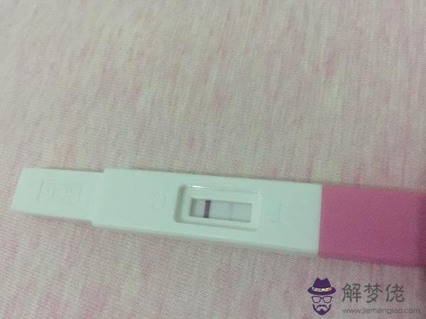 驗孕棒一淺一深的原因：哪都有什麼情況會使驗孕棒一深一淺