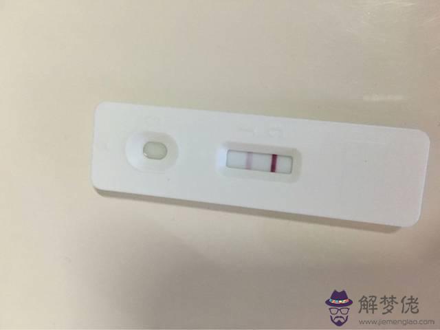 驗孕棒一深一淺到底是怎麼回事：驗孕棒顏色一深一淺是什麼意思