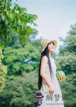 兩個屬雞的人結婚婚姻怎樣:男女婚姻上兩個人都是屬雞的配嗎