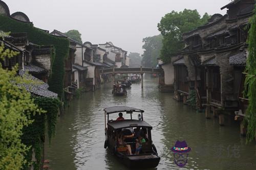 杭州到烏鎮旅游:在外旅游，想去烏鎮玩，是從蘇州去比較近還是從杭州去比較近