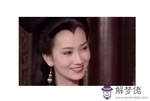 美人尖的女人是貴命嗎:額頭有三個美人尖命相怎樣？