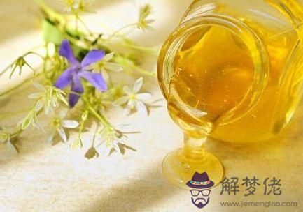 睡覺前喝蜂蜜水好嗎:睡前喝蜂蜜水好嗎